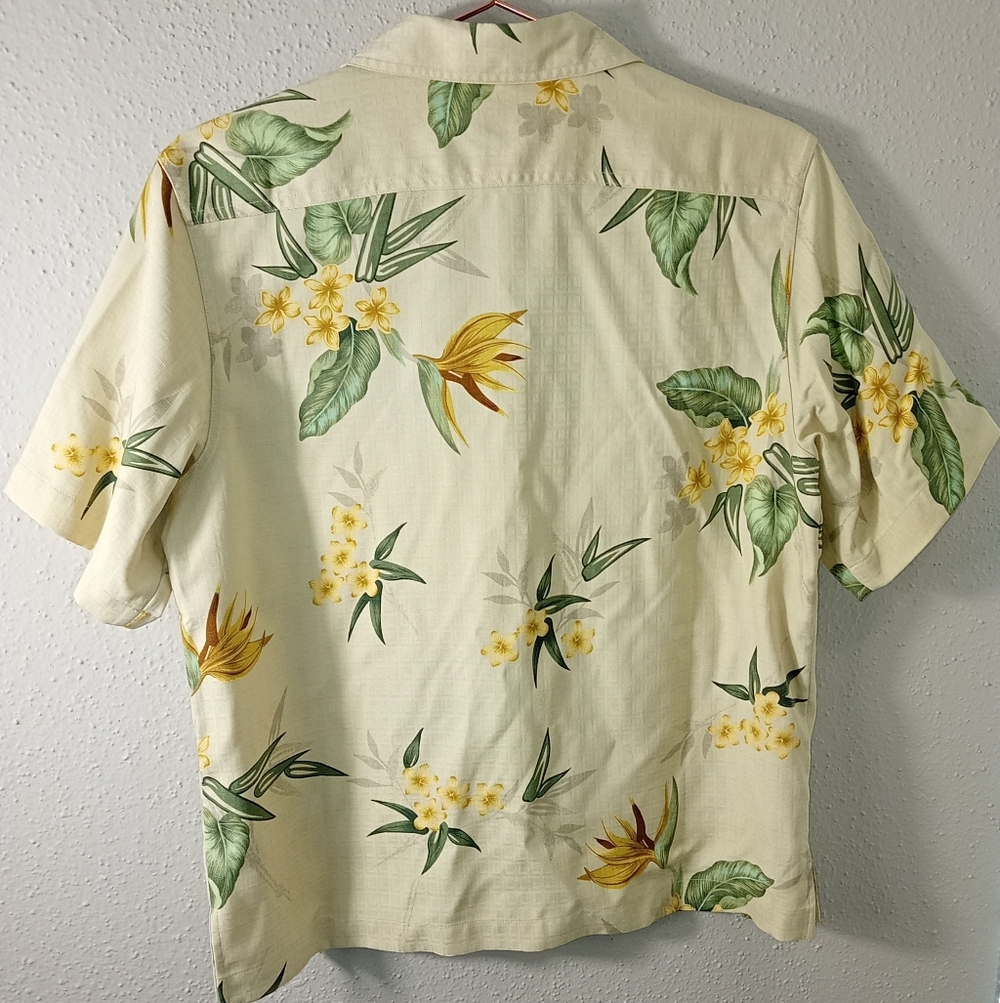 Eagle Dry Goods Co Signature Series 100% Silk Flower Short Sleeve sz Small - Picture 6 of 8